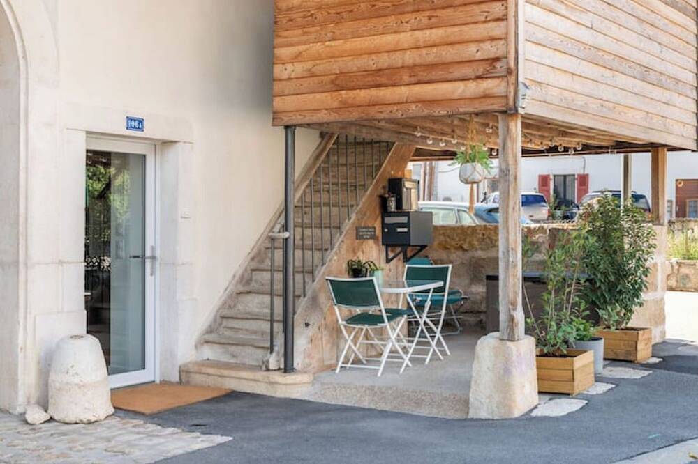 Appartement entier, Charmant Studio paisible dans le Centre du Village in Échenevex, Gex