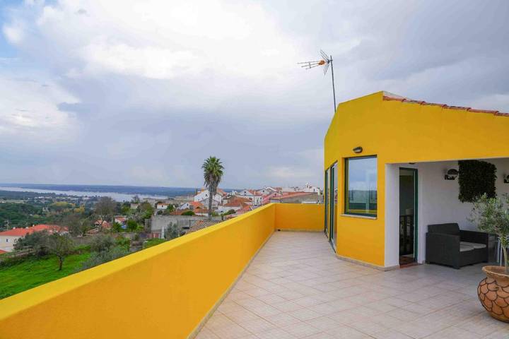 Casa de férias para 6 pessoas, com varanda e jacuzzi em Montargil