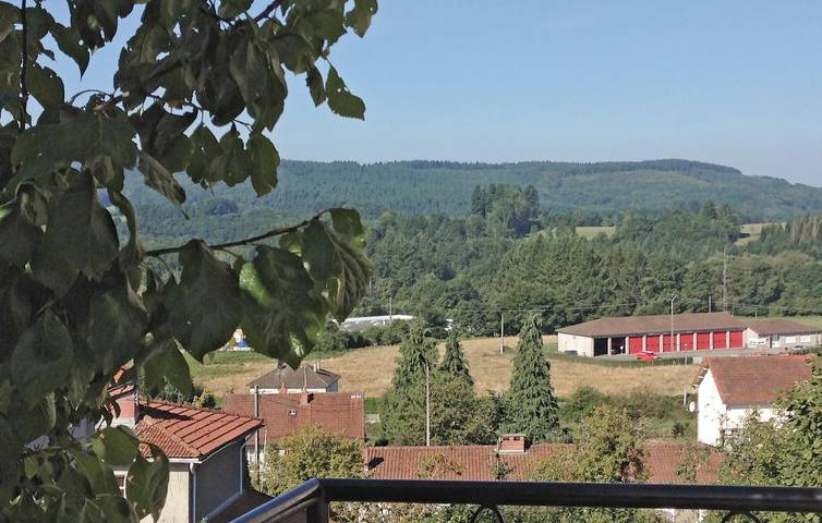 Location de vacances pour 6 personnes, avec terrasse à Peyrat-le-Château - 4