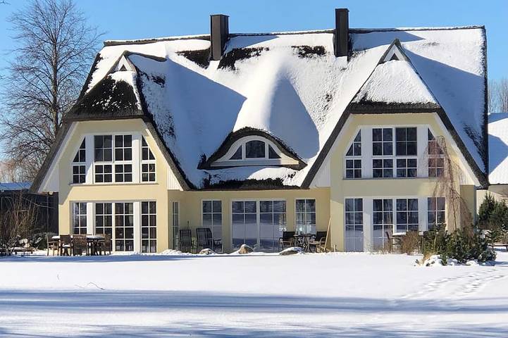 Luxus-Ferienhaus für 6 Personen, mit Whirlpool und Garten sowie Sauna und Terrasse