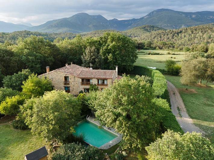 Casa rural para 16 personas, con Balcón y Terraza además de Jardín y Piscina en Besalú - 2