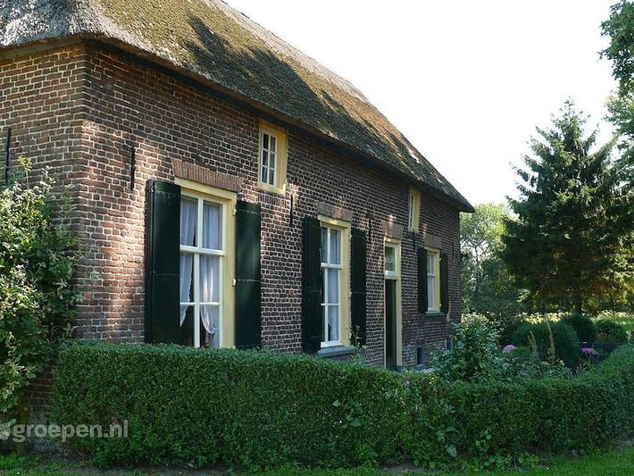 Vakantiehuis voor 15 personen, with sauna and terras as well as balkon/terras de Betuwe