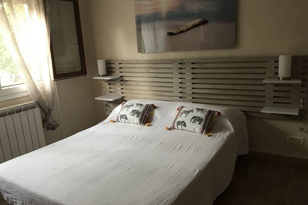 In a quiet, hilly setting, bright residence under the pine trees! in La Bouilladisse, Mittelmeerküste (Frankreich)
