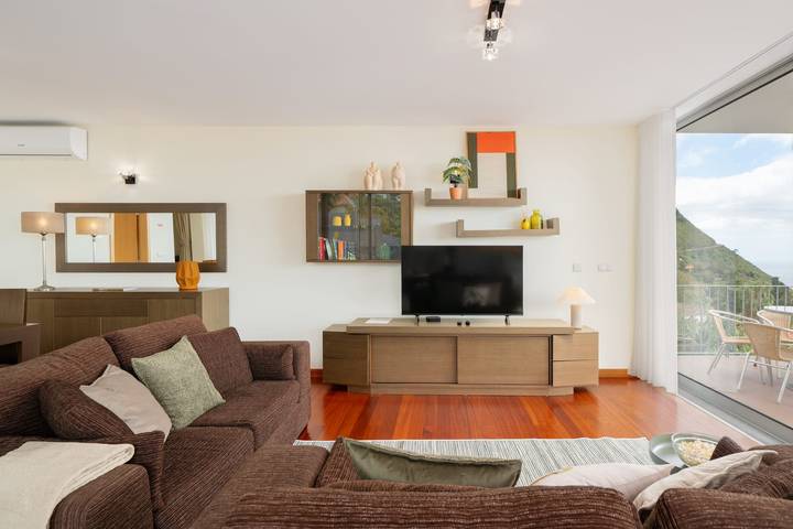 Location de vacances pour 8 personnes, avec piscine et balcon dans Arco da Calheta - 4
