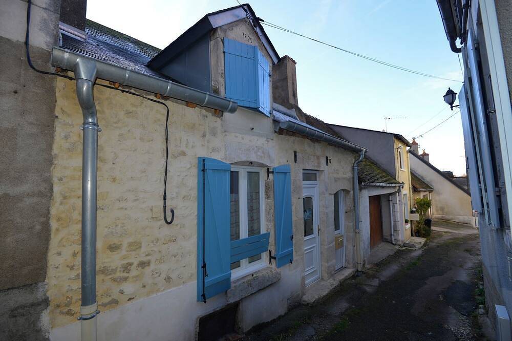 Character 300 year old cottage 100 metres from the Loire, sleeps up to 5 in Pouilly-sur-Loire, Vallée de la Loire