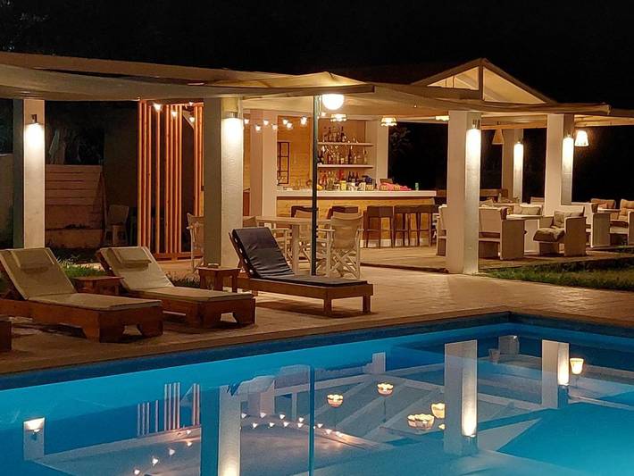 Appart’hôtel pour 8 personnes, avec vue ainsi que piscine et jardin