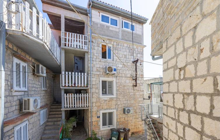 Apartament wakacyjny dla 4 osób w Slatine