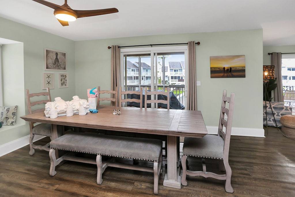 Elevator, Game Room, Tesla Charger, Pool~ Endless Summer in Cape San Blas