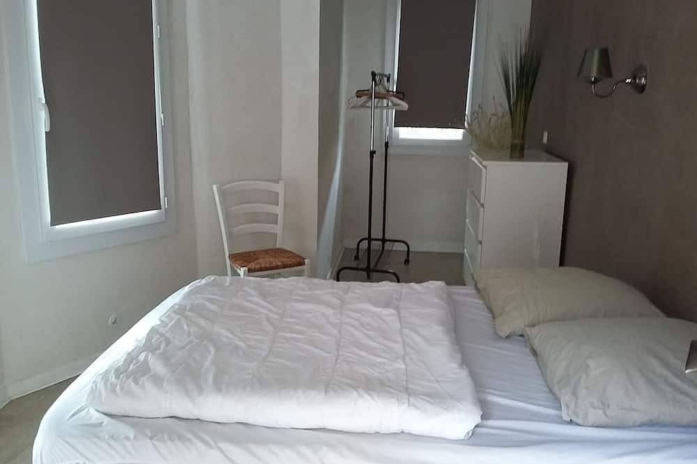 Appartement entier, Appartement 2 chambres, villa de charme à 50m de la plage / wifi-climatisation in Roquebrune-sur-Argens, Région de Draguignan