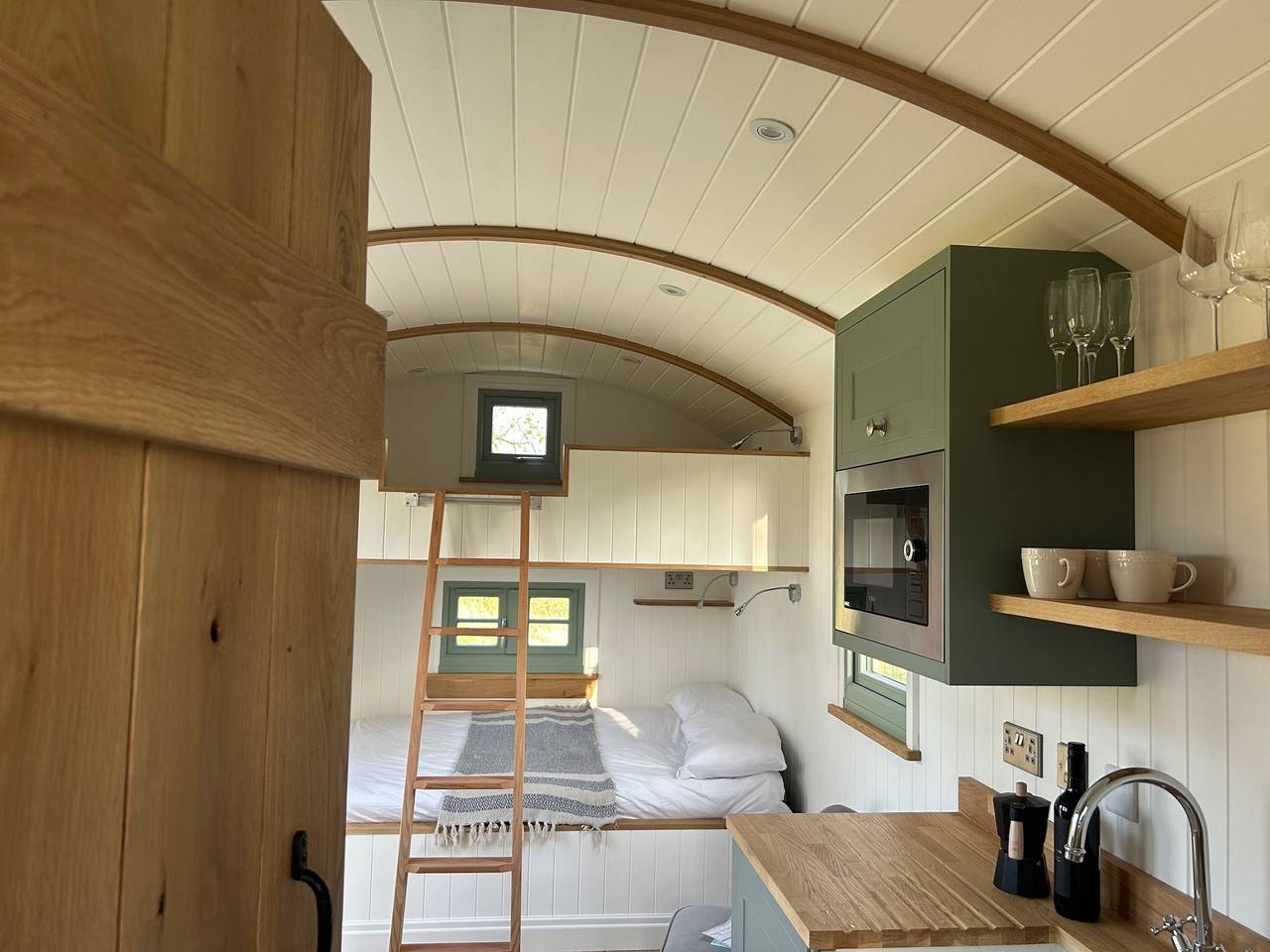 Luxury Shepherds Hut near Glamorgan Coast in Vale of Glamorgan region
