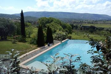 Gîte pour 7 personnes, avec jardin à Ongles