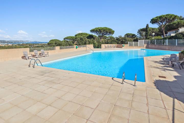 Location de vacances pour 4 personnes, avec terrasse et piscine à Cogolin - 2