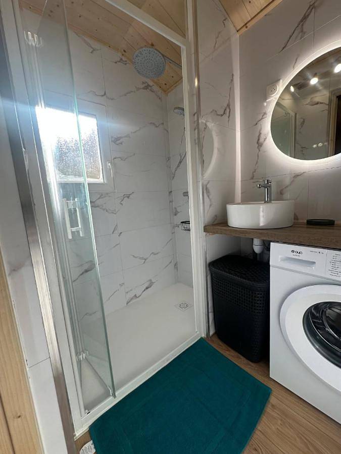 Gîte pour 4 personnes, avec jacuzzi et terrasse à Le Claux - 2