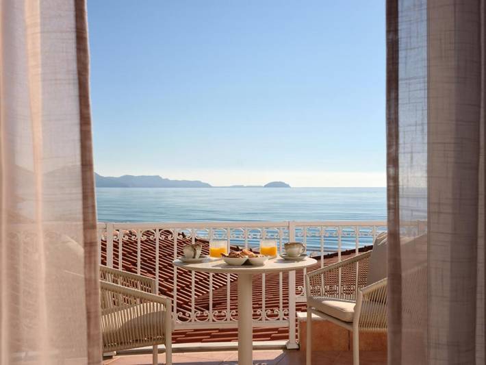 Appart’hôtel pour 2 personnes, avec jardin ainsi que vue et terrasse