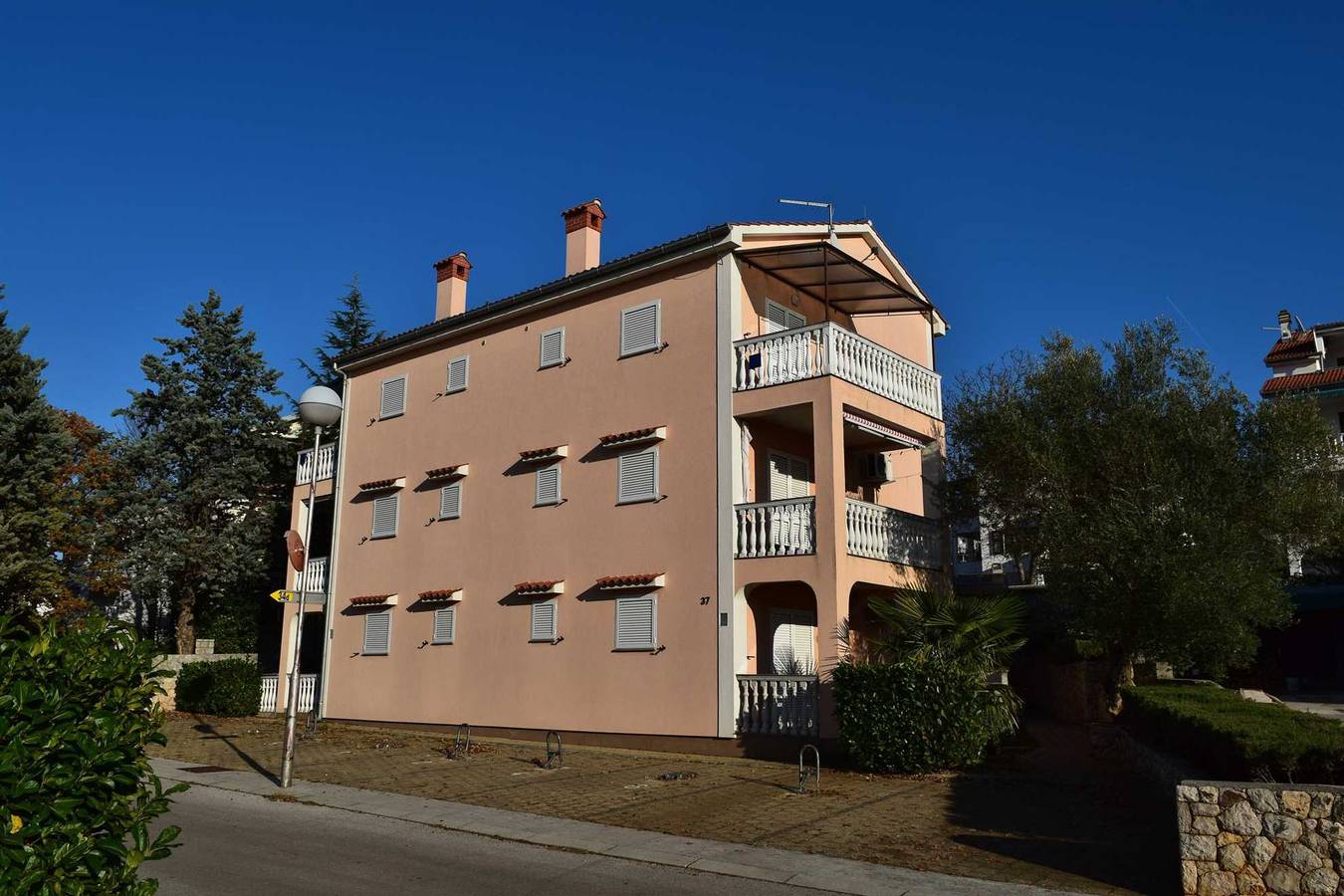 Ganze Wohnung, Apartment Valter mit Balkon in Malinska-Dubašnica, Krk