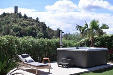 Cottage pour 2 personnes, avec jacuzzi ainsi que jardin et sauna à Taradeau