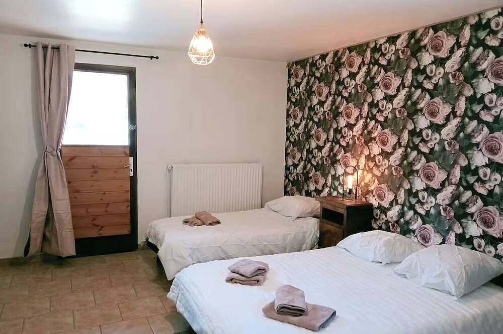 Casa 2040 Family-Friendly Chalet Saint-Véran in Saint-Véran, Queyras