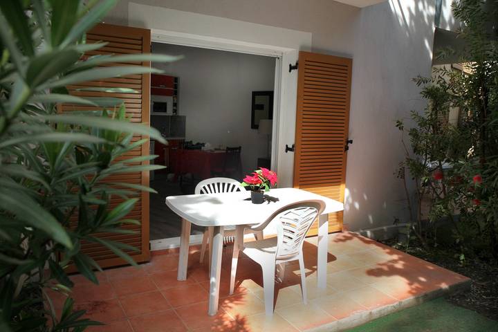 Gîte pour 2 personnes, avec Terrasse ainsi que Jardin et Piscine à Grasse - 3