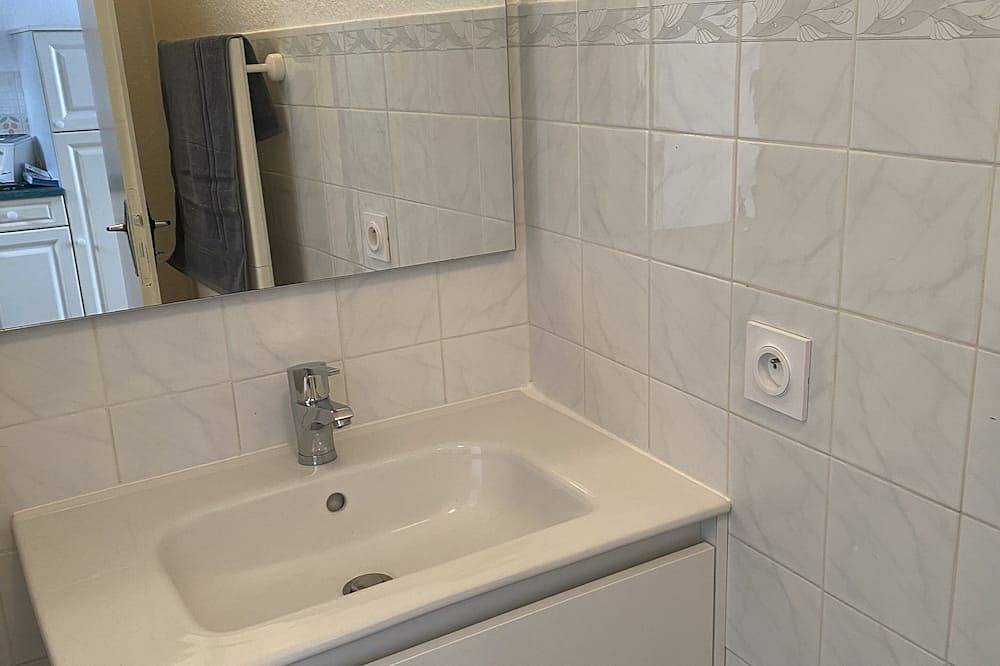 Appartement entier, Au cœur de la Cotinière, studio, parking privé wifi in La Cotinière, Saint-Pierre-d'Oléron