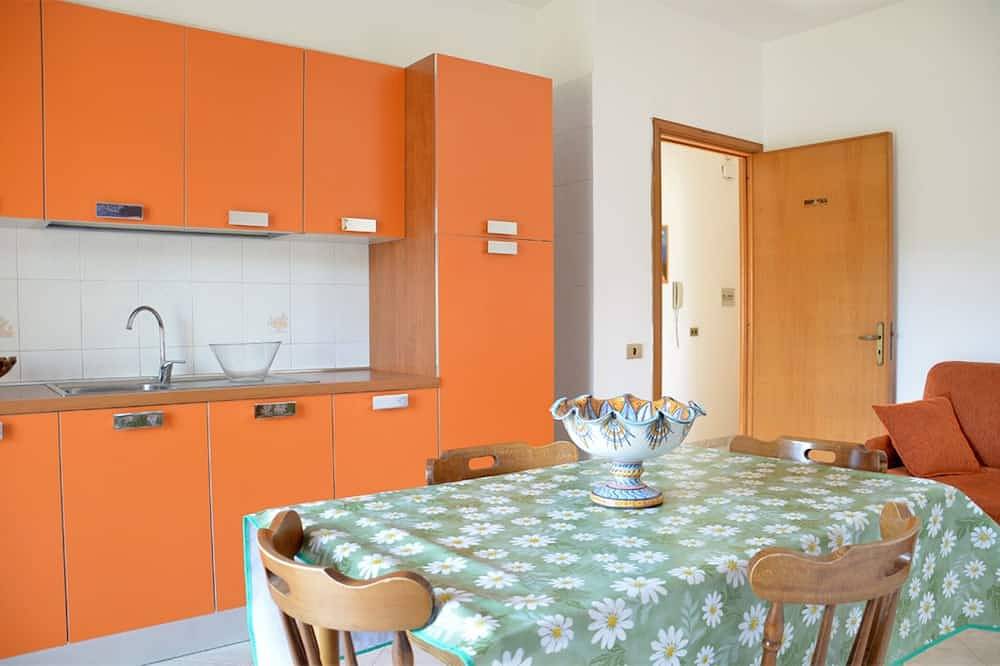 Ganze Wohnung, Ferienhaus im Park von Cilento Agropoli 150 Meter vom Meer entfernt in Agropoli, Cilento