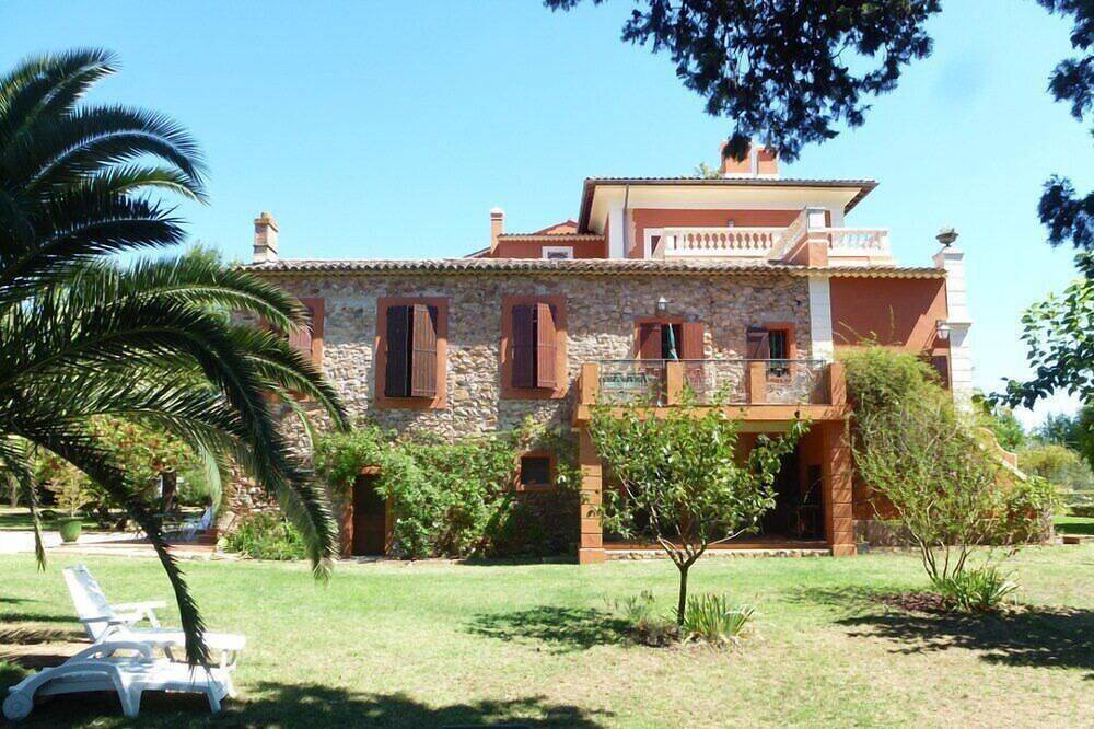 Le Mûrier à la Bouverie in Roquebrune-sur-Argens, Côte méditerranéenne (France)