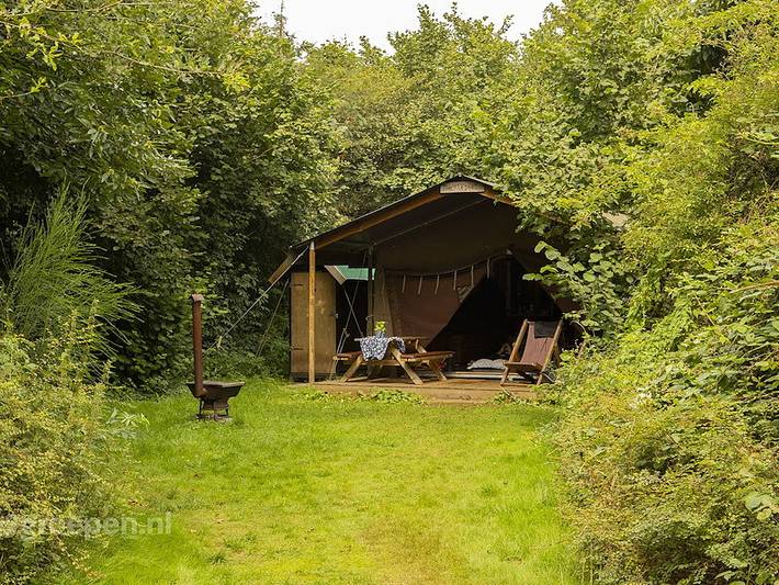 Glamping voor 25 personen, with balkon/terras and terras as well as sauna in de Achterhoek