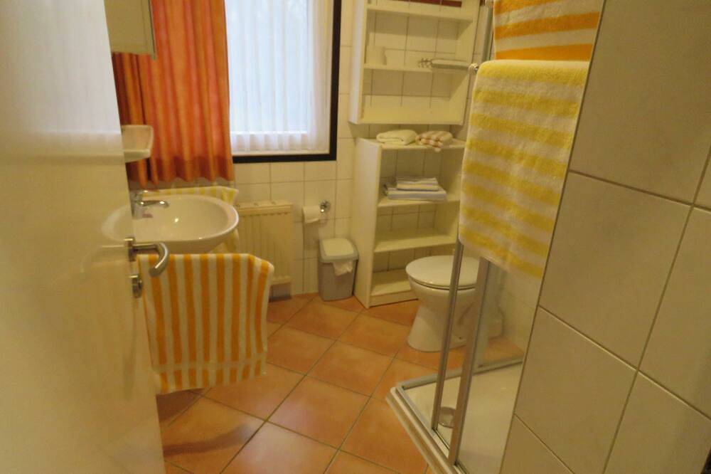 Ferienhaus 27 Scout 48qm für max. 6 Personen mit Haustier - Ferienhaus Scout 48 in Hollern-Twielenfleth, Altes Land Stade