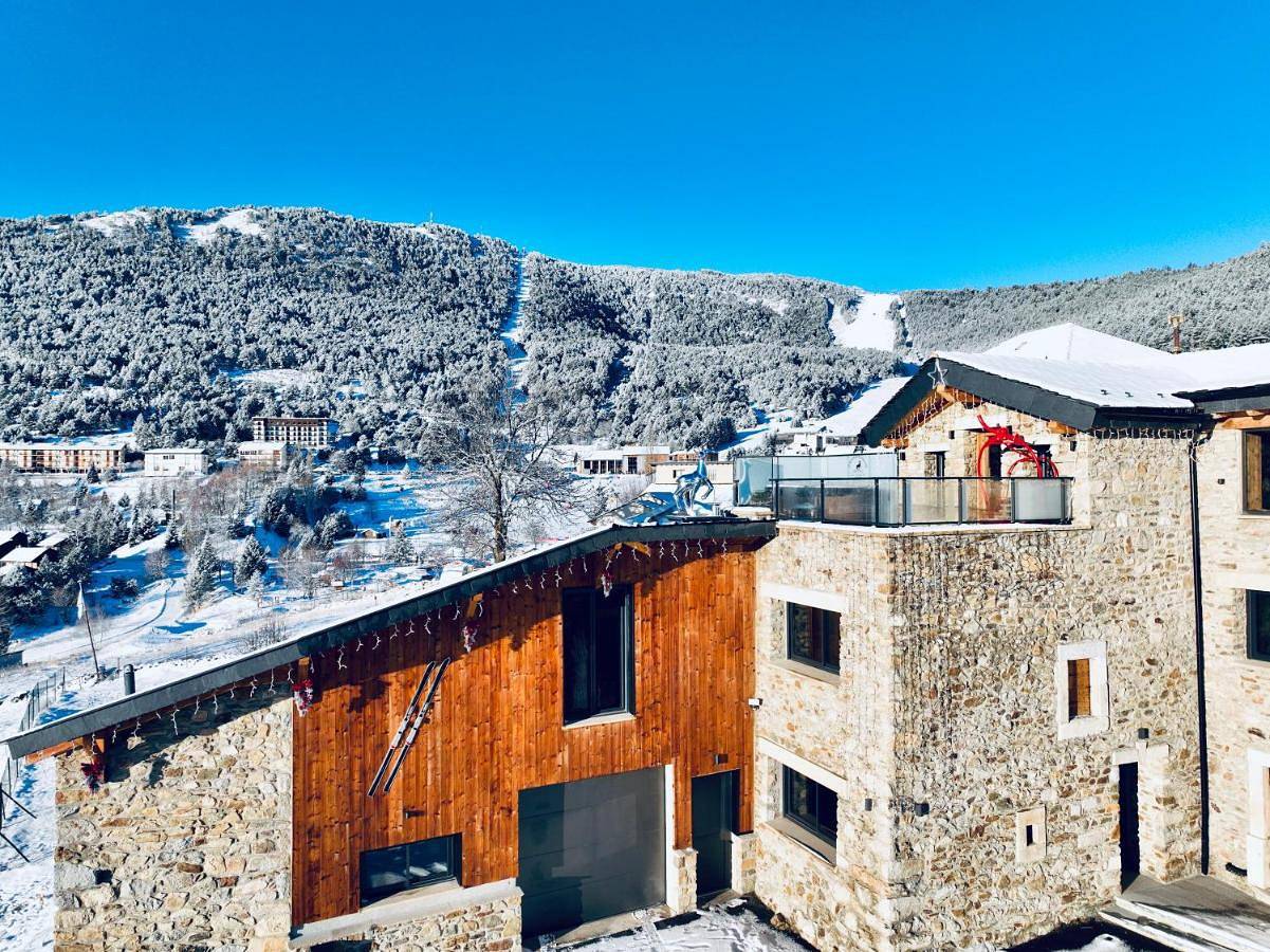 Le Refuge Cal Chalon , chalet de luxe au cœur du village in Les Angles, Parc naturel régional des Pyrénées catalanes
