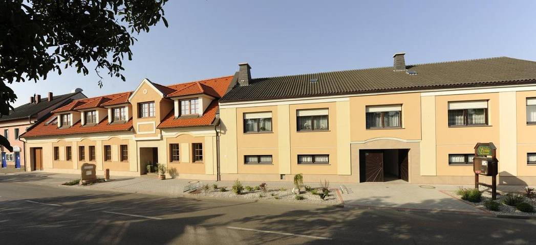 Gîte pour 2 personnes, avec terrasse ainsi que vue et piscine à Illmitz - 3