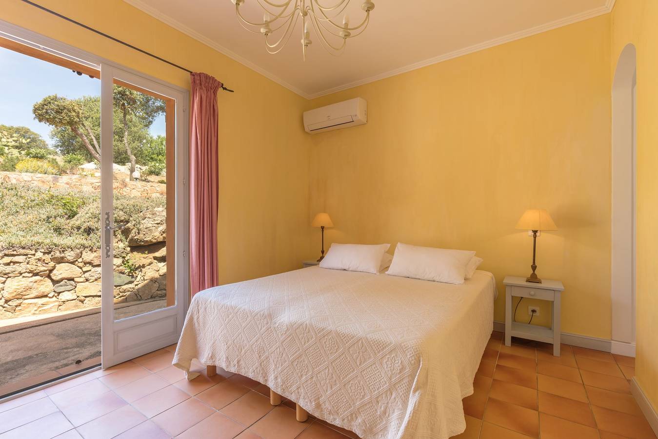 Villa 'Cesarina' avec vue sur la mer, Wi-Fi et climatisation in Calvi, Région de Calvi