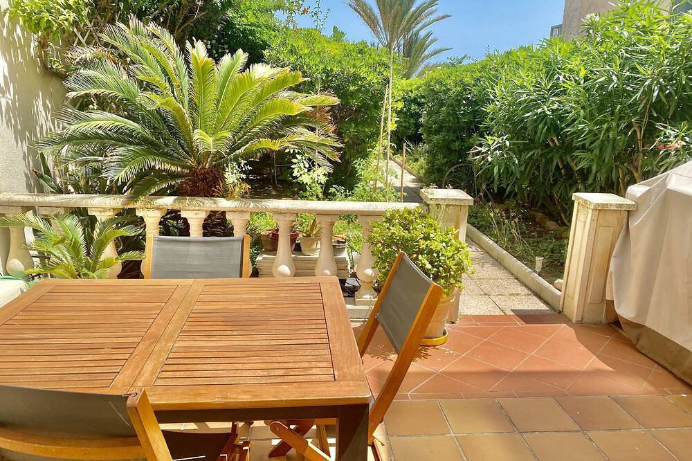 Appartement entier, Beachfront with Private Garden Cannes Pointe Croisette in Cannes, Côte méditerranéenne (France)