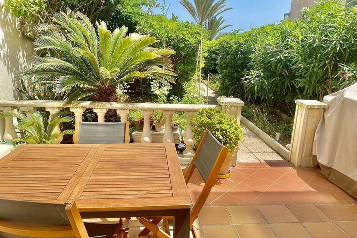 Appartement de vacances pour 4 personnes, avec Terrasse et Jardin dans Casino le Palm Beach