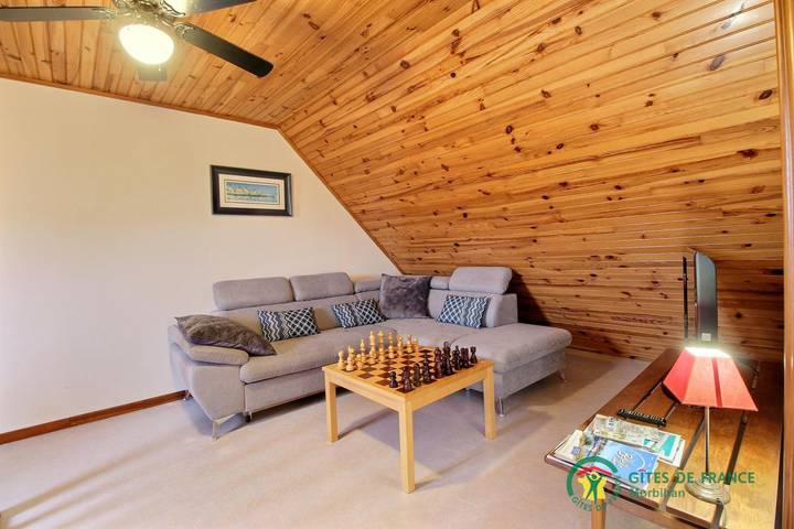 Gîte pour 5 personnes, avec jardin dans Kerhostin - 4