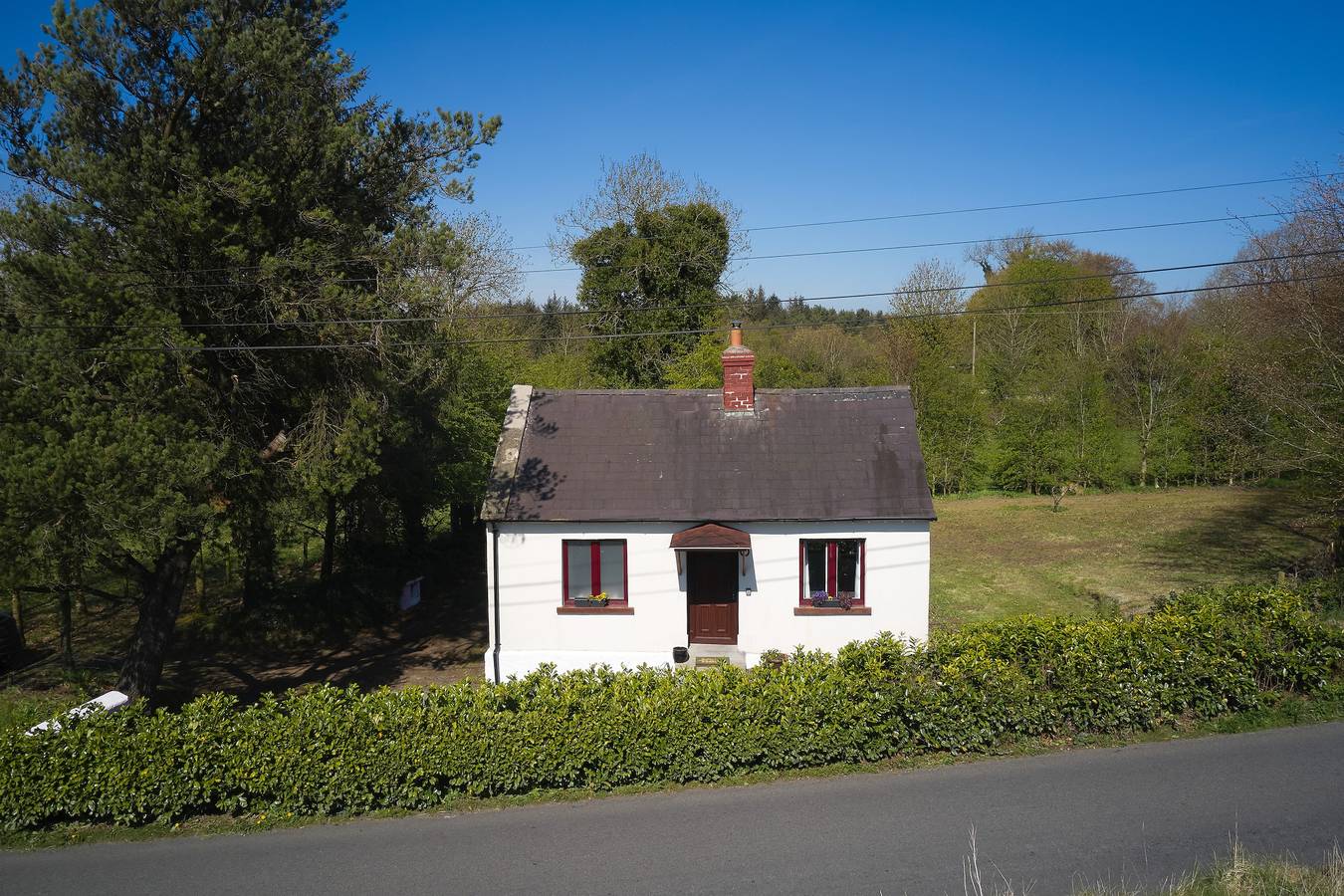 Hug Cottage - Sleeps 2 only Garden, Stove, Parking in County Cavan