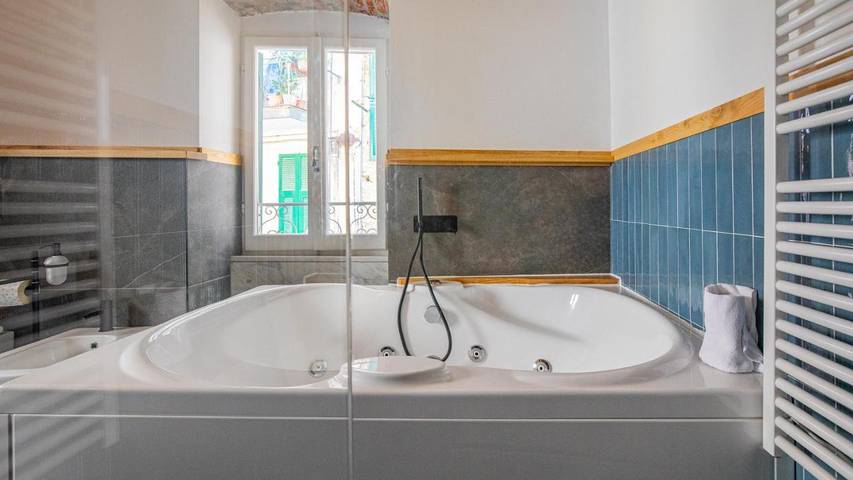B&b per 3 persone, con balcone e idromassaggio in Riomaggiore