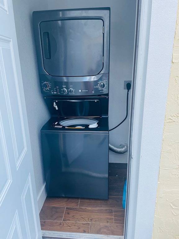 Historic house with memory foam king suite close to downtown. in West Palm Beach, Palm Beach County