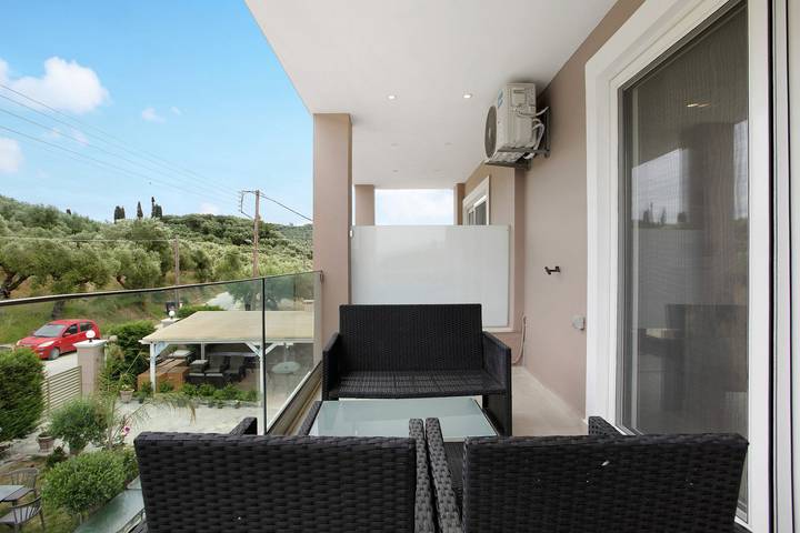 Gîte pour 2 personnes, avec jardin et balcon à Zante - 4
