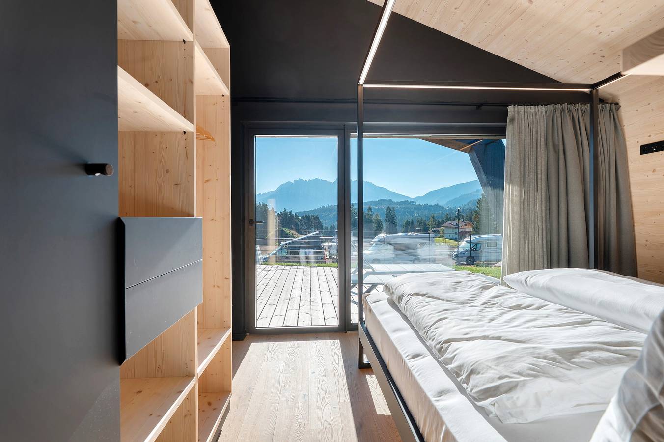 Chalet 'X-Camping Lodge 2' mit Dolomitenblick, privater Terrasse und Wlan in Deutschnofen, Eggental