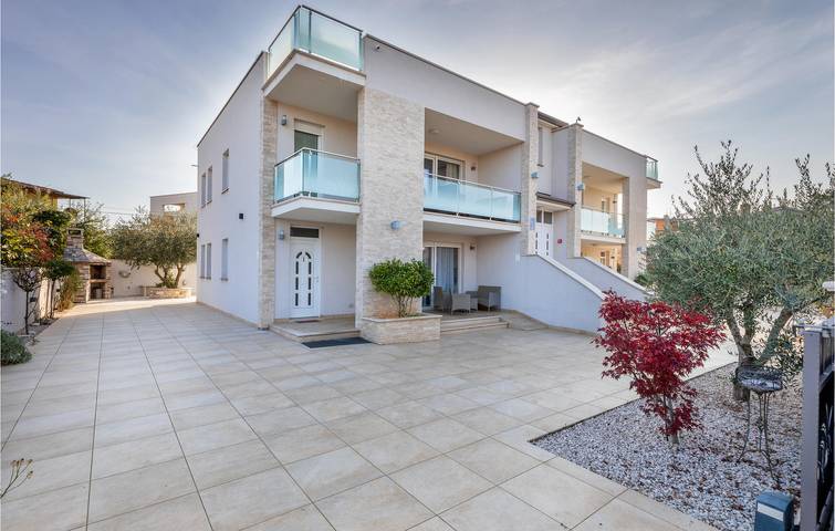 Ferienhaus für 16 Personen, mit Pool und Terrasse in Umag - 3