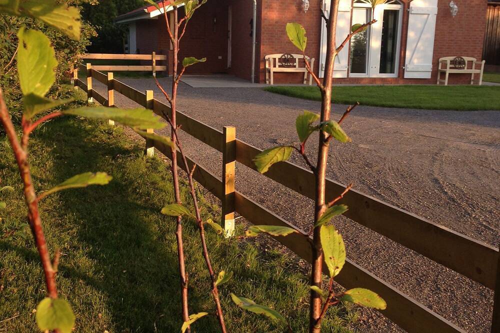 Direkt hinterm Deich, inmitten der Natur, großzügiger Wohnraum +Innenhof&Wallbox in Cappel-Neufeld, Nordholz