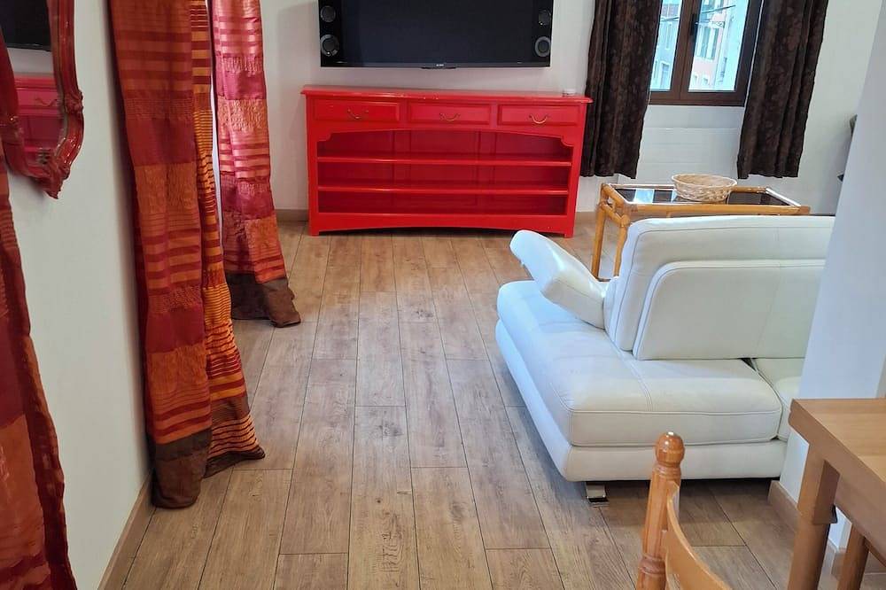 Entire apartment, Furnished Appartment Au Pied du Mercantour in Fontan, Mediterranean Coast (France)