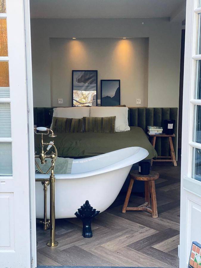 B&b voor 2 personen, with Terras and Tuin as well as Uitzicht in Huizen
