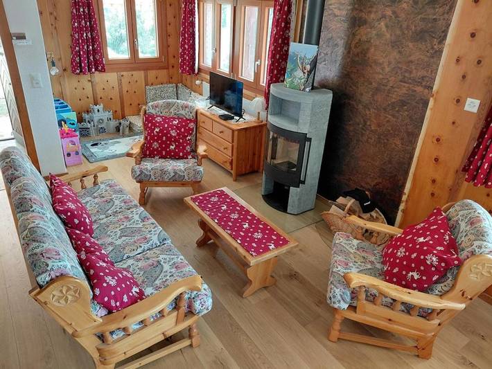 Chalet für 6 Personen, mit Balkon und Terrasse sowie Garten und Ausblick in Saint Luc