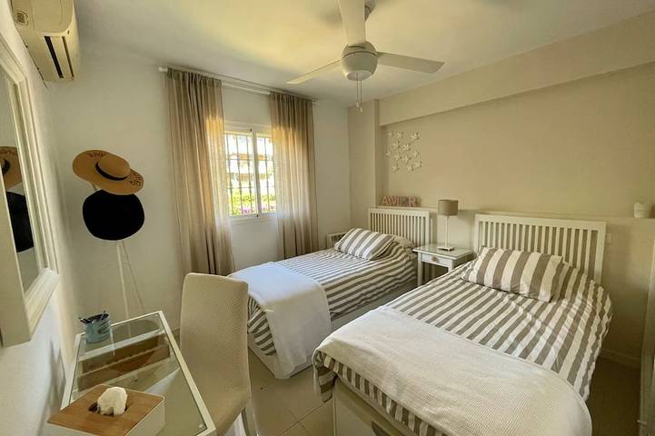 Lovely Townhouse With sea View Close to the sea in Cabopino - Marbella in Urbanizacion Calahonda, Mijas