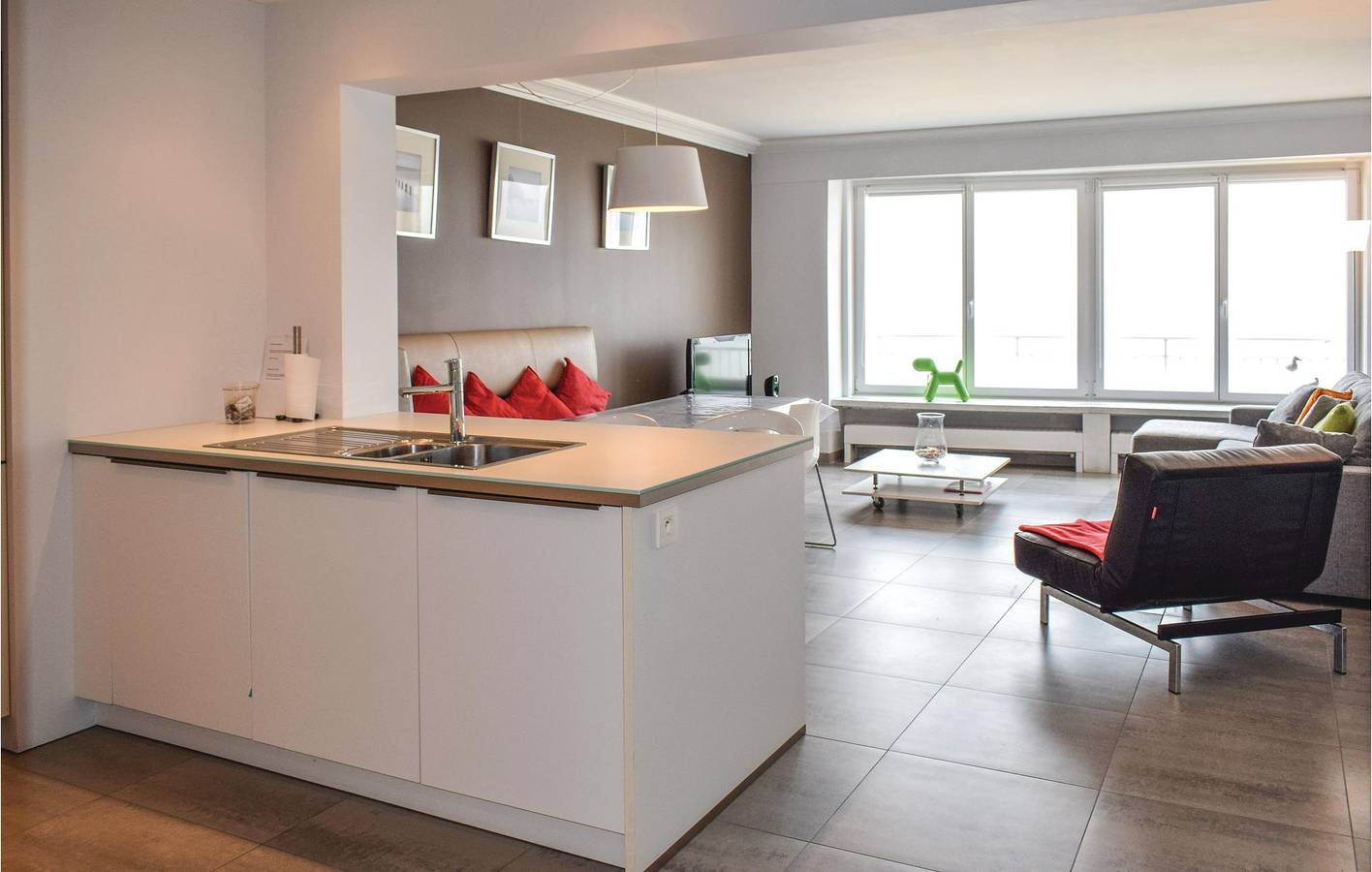 Apartamento vacacional entero, Apartamento de vacaciones para 6 personas con terraza in Ciudad de Ostende, Ostende