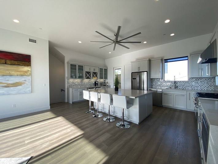 Vacation rental for 8 people, with yard in San Diego