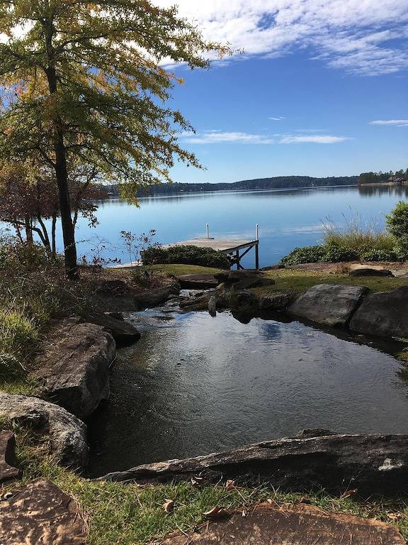 Paradise at Waterside: Genießen Sie die Aussicht vom Strand oder Dock! in Lake Martin