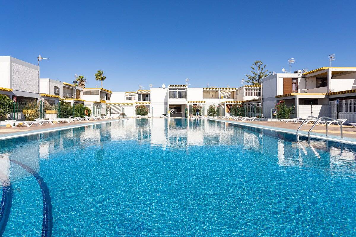 Geheel appartement, Vakantieappartement voor 4 personen met zwembad in Costa del Silencio, Arona