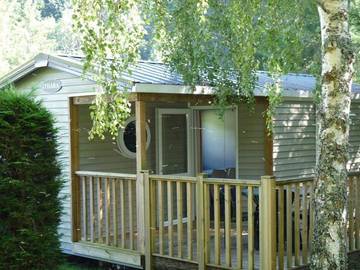 Camping pour 4 Personnes dans Saint-Just-près-Brioude, Massif central, Photo 1