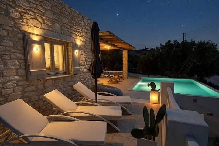 Location de vacances pour 8 personnes, avec Balcon et Jardin dans Aliki